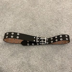 Black double eyelet belt